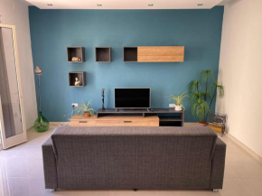 Sunset Modern Apt - near beach WIFI & cable TV